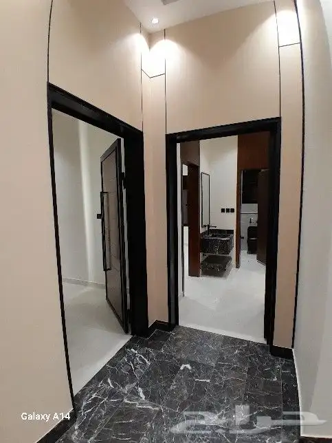 للبيع روف علوي مع ملحق مدخل سياره تشطيب راقي بالمحاله أبها 5