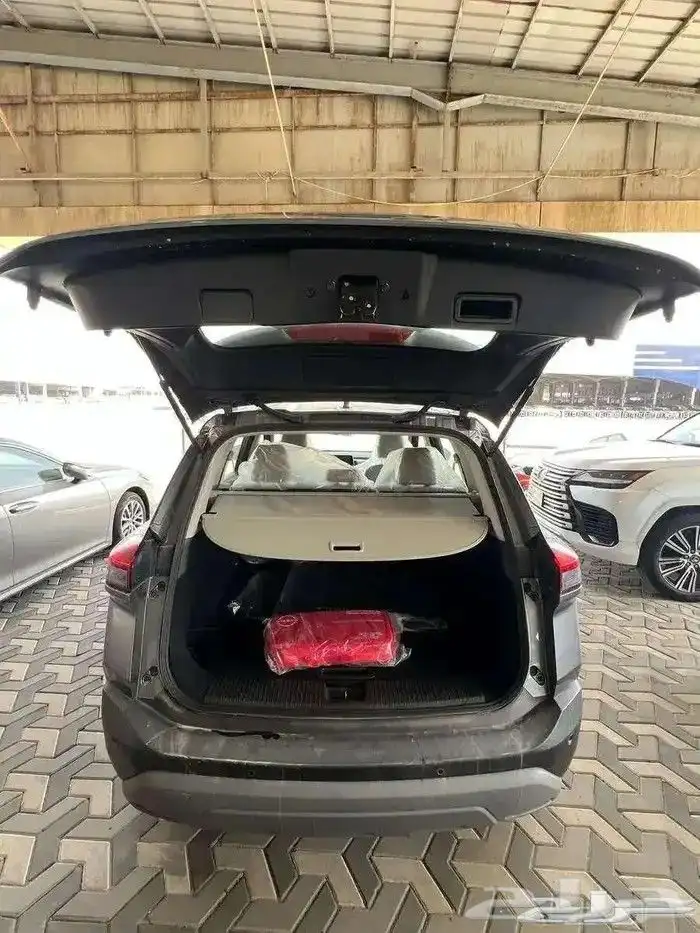 نيسان اكستريل 5 مقاعد و7 مقاعد موديل 2025 4