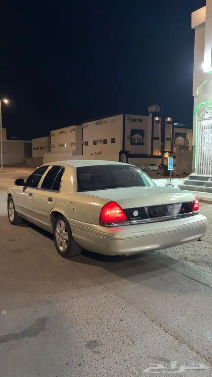 فورد فكتوريا 2004 للبدل 4