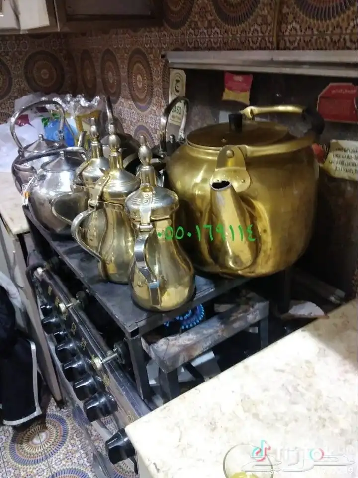 قهوجيين صبابين كراسي طاولات 1