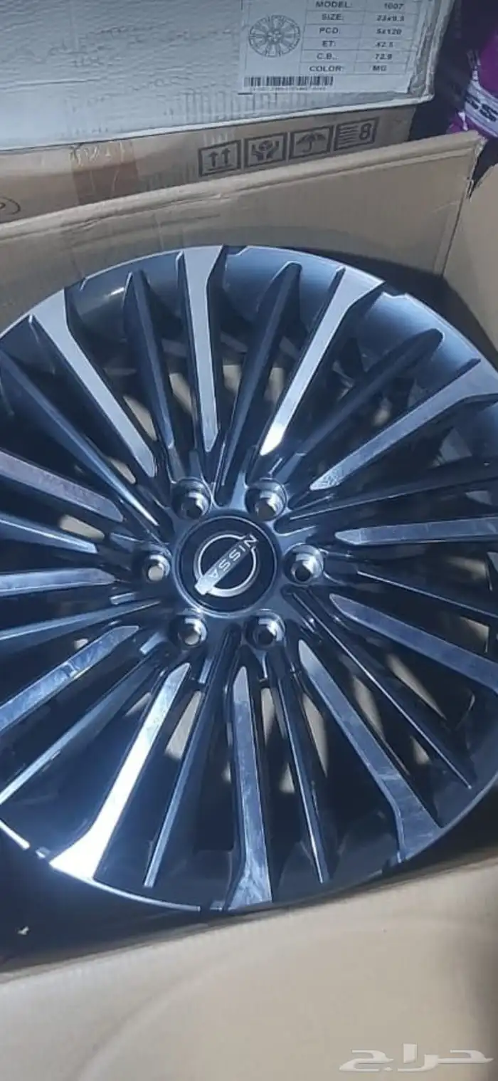 يتوفر لدينا جنوط نيسان باترول 2025اصلي وكاله العدد5حبه 0