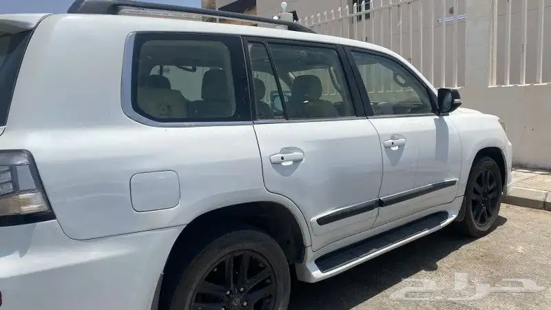 جيب لكزس لاندكروزر موديل 2008 LX مستعمل للبيع عاجل 5