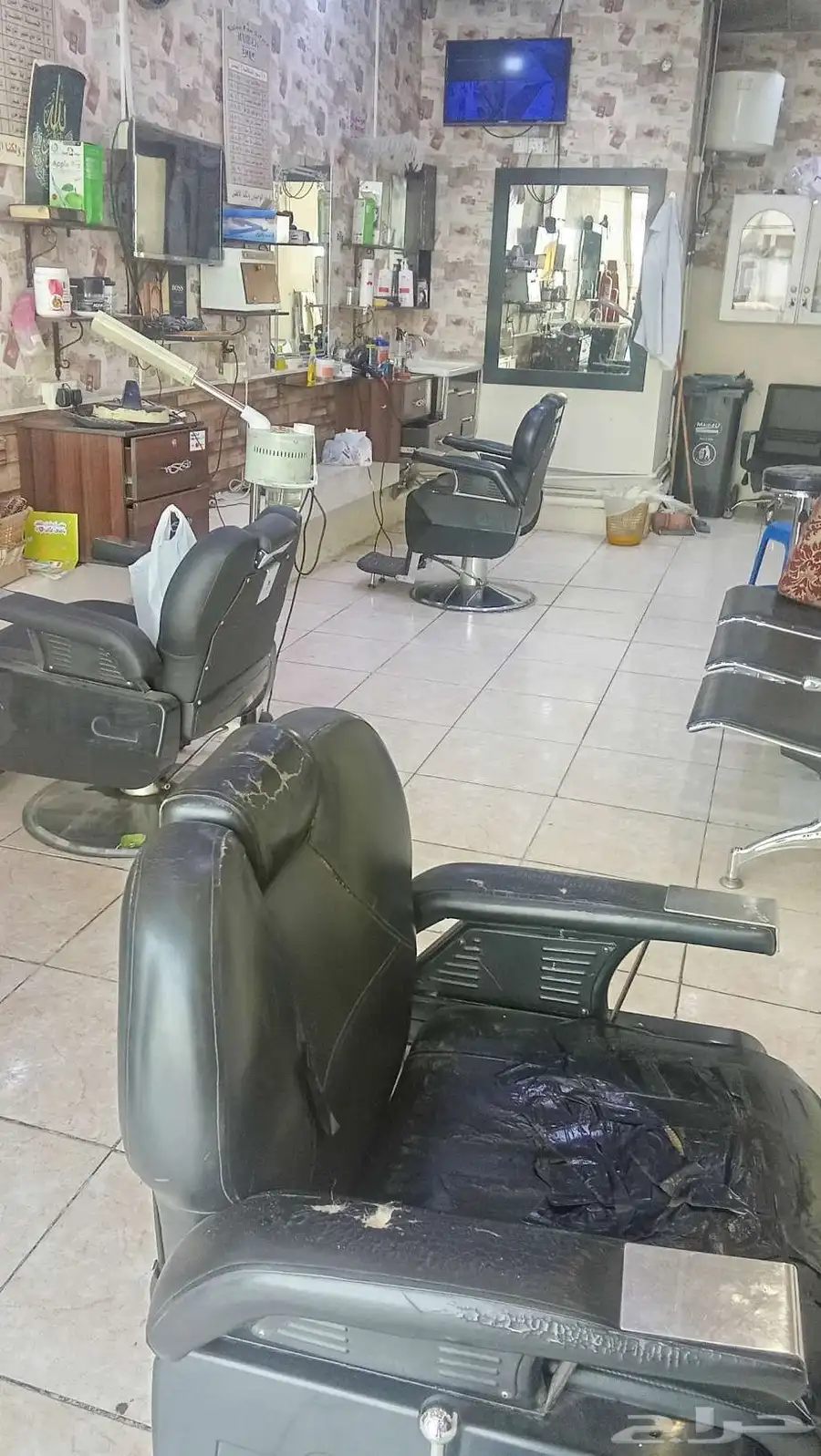 صالون للحلاقة في حي الراقي للتقبيل 0