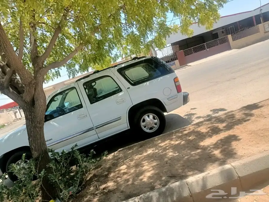 يوكن 2002 ابيص امريكي خالي من السمكرة ماشي 240 3