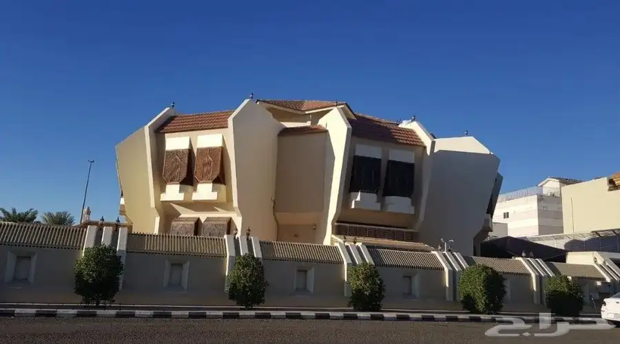 فلة كبيرة جدا وموقع تجاري ابراج 0