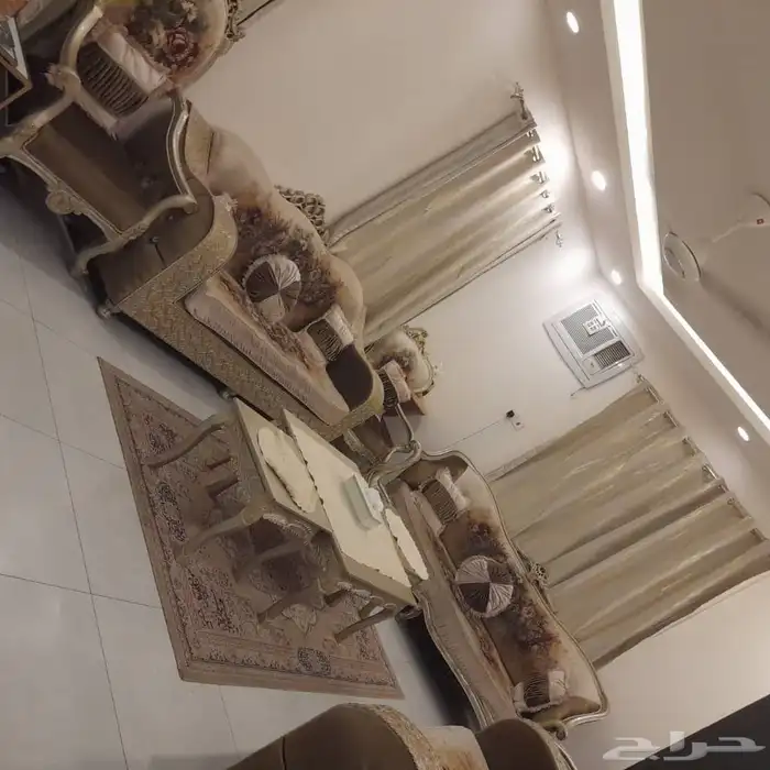 السلام عليكم طقم فخم للبيع لاعلي سوم 0