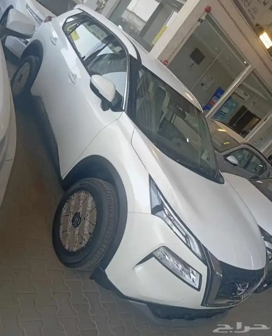 نيسان اكس تريل 5 و 7 مقاعد دبل وبدون ...كاش واقساط 0