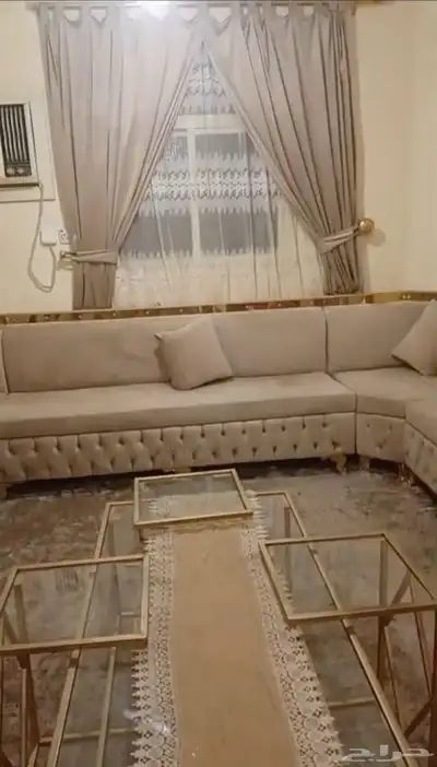 كنب مع الطاولات ومدخل للبيع 4
