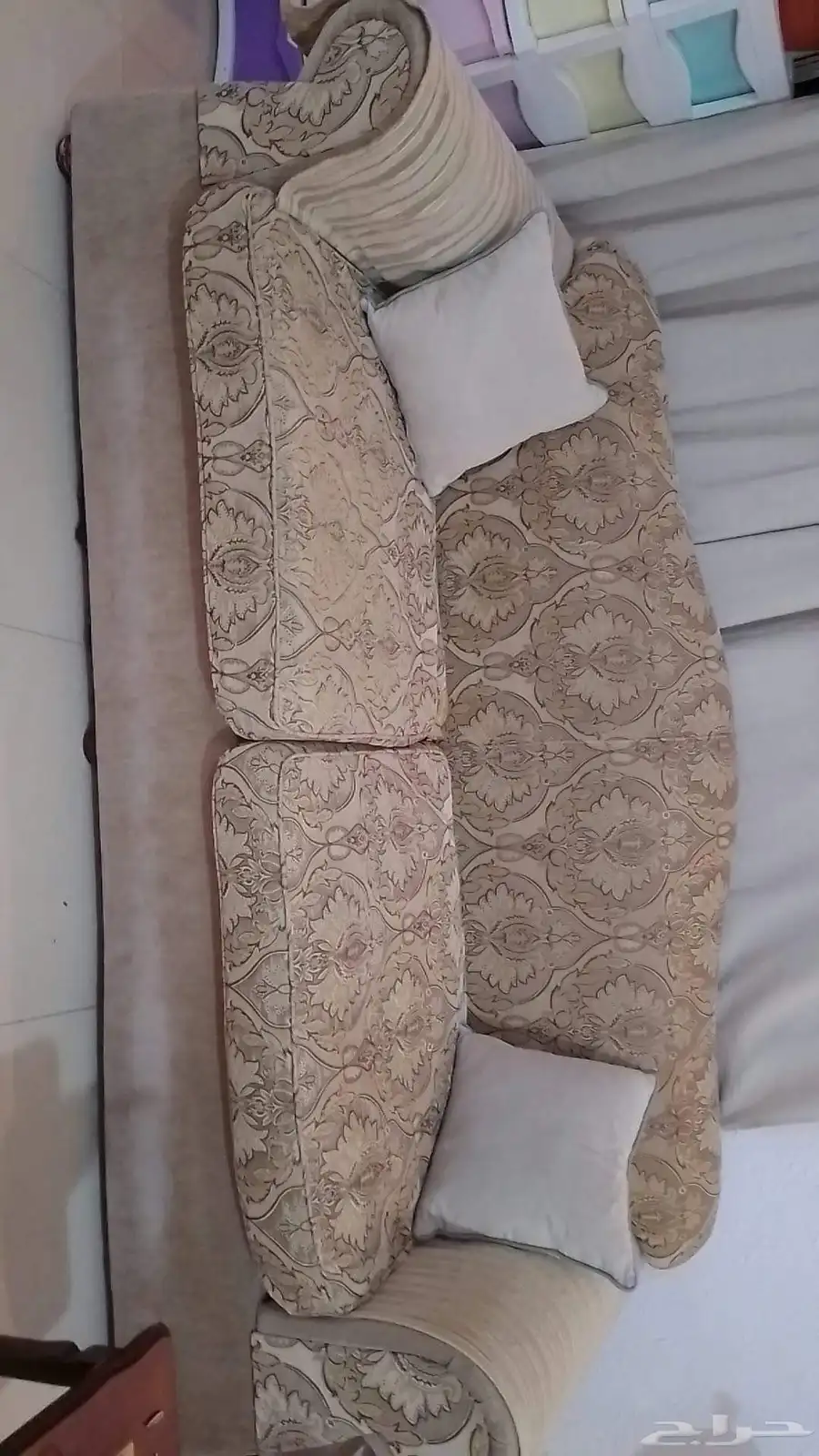 للبيع كنب نظيف ب 200 0