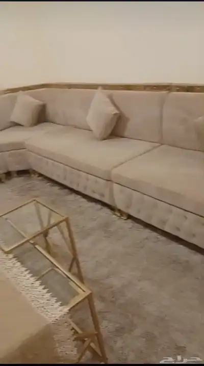 كنب مع الطاولات ومدخل للبيع 2