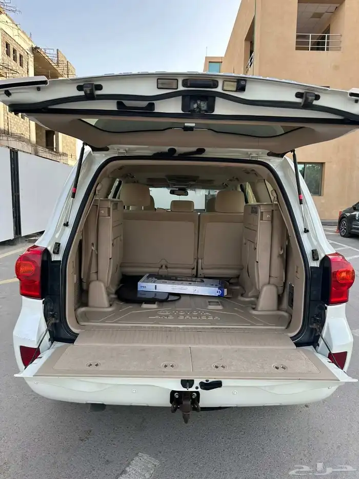 لاندكروزر GXR 2012 فل كامل V8 نادر (تم البيع) 13