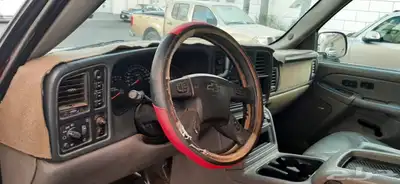- جمس شيفروليه سوبربان - موديل 204 - اللون أحمر- مجدد ومفحوص 1