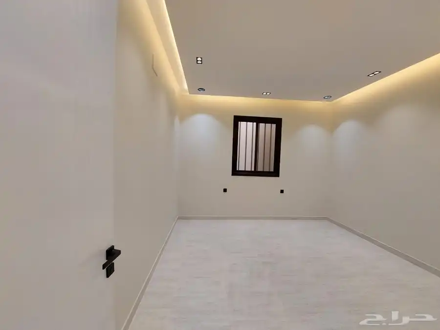 للبيع دور ثاني مع ملحق مدخل مستقل تماما باليرموك ابها 11
