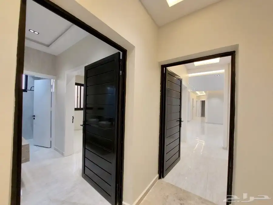 للبيع دور ثاني مع ملحق مدخل مستقل تماما باليرموك ابها 4