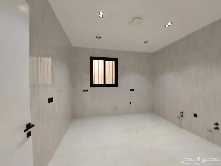 للبيع دور ثاني مع ملحق مدخل مستقل تماما باليرموك ابها 8