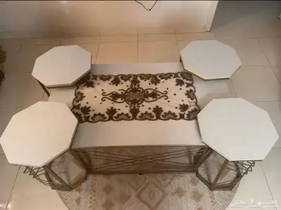 طقم كنب مع طقم طالولات خمس قطع 3