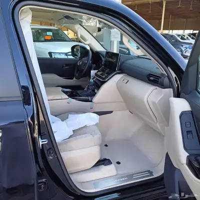 تويوتا لاندكروزر GXR L3 بنزين لوحات 2024 8