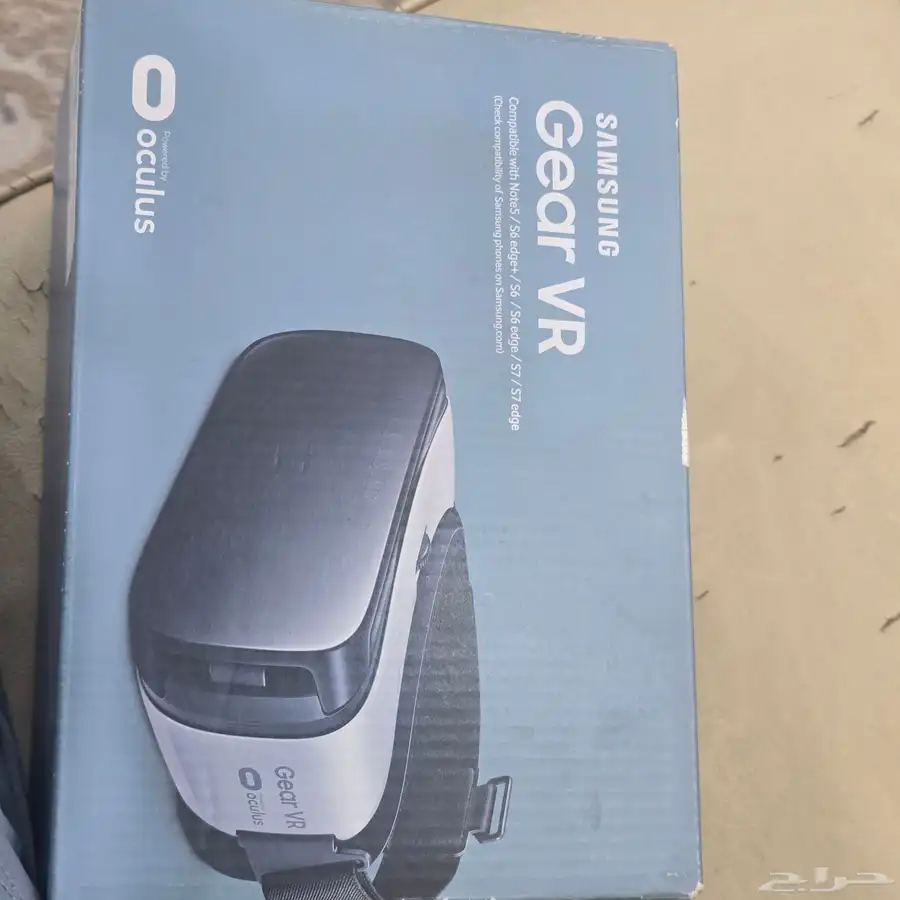 جهاز gear VR samsung مستخدم مره واحده ..الجهاز يوضع فيه جوال 0