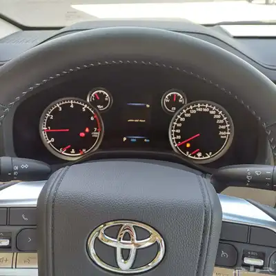 تويوتا لاندكروزر GXR L3 بنزين لوحات 2024 2