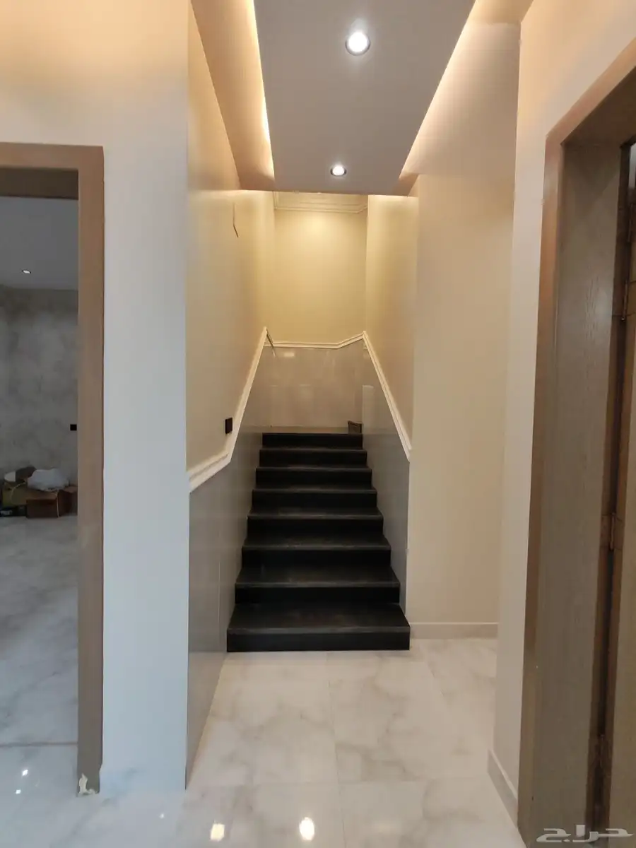 للبيع فيلا تصميم ممتاز تشطيب مودرن بمدينه احد رفيده 24