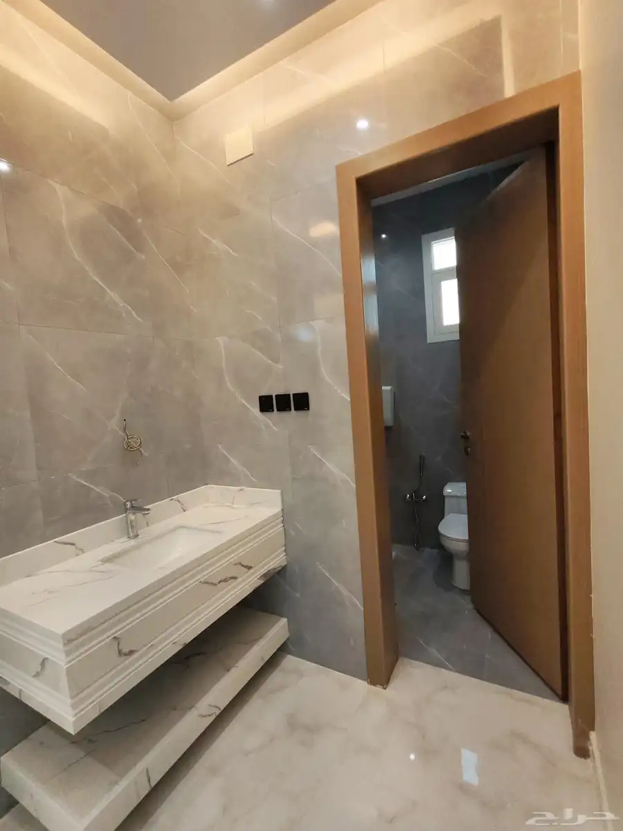 للبيع فيلا تصميم ممتاز تشطيب مودرن بمدينه احد رفيده 35