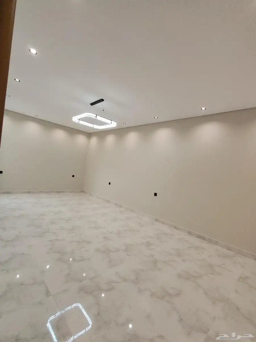 للبيع فيلا تصميم ممتاز تشطيب مودرن بمدينه احد رفيده 37