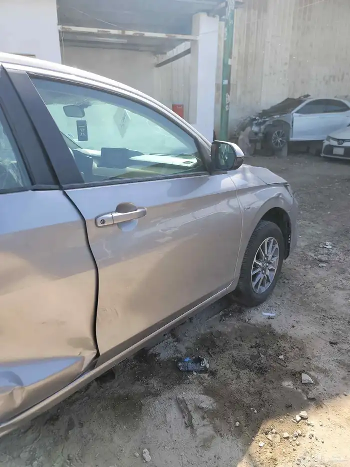 قطع غيار تويوتا يارس موديل 2023 6