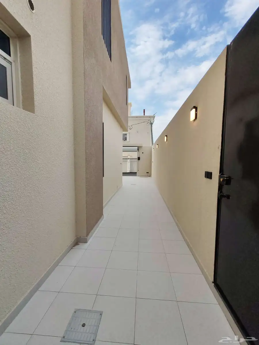 للبيع فيلا تصميم ممتاز تشطيب مودرن بمدينه احد رفيده 13