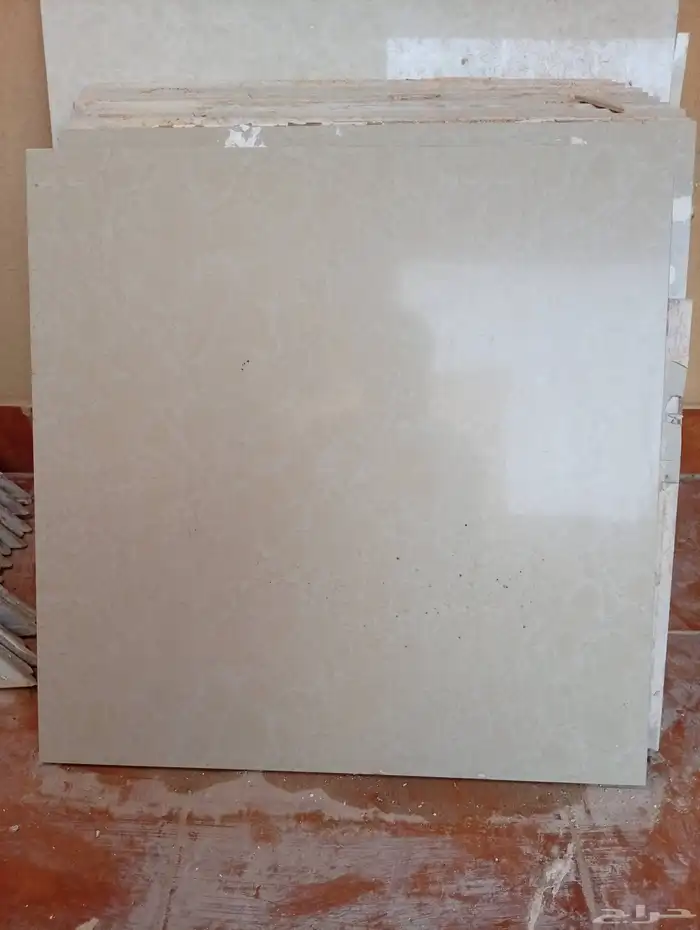 سيراميك العدد 90 و المقاس 90في 90 لون ابيض و 3 قطع رخام 0