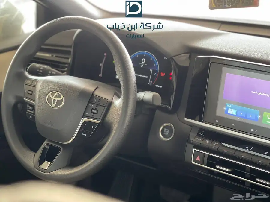 تويوتا كامري 2025 استاندر سعودي E ملوووح ابيض اسود 4