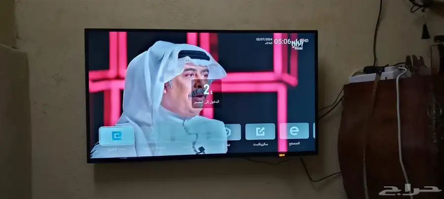 للبيع تلفزيون بلازما 45 بوصه واي فاي تركب عليه شبكه كل شيء ك 3