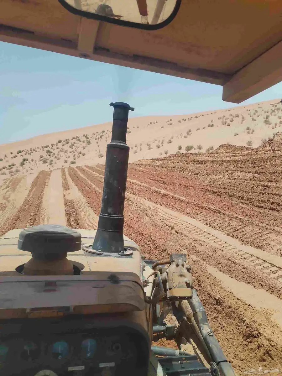 سايق بلدوزر خبره لتقل عن عشر سنوت سوق تحت الخبره فنان 0