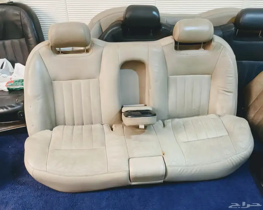 قطع غيار فورد لينكون تاون كار من 2003 الى 2011 26