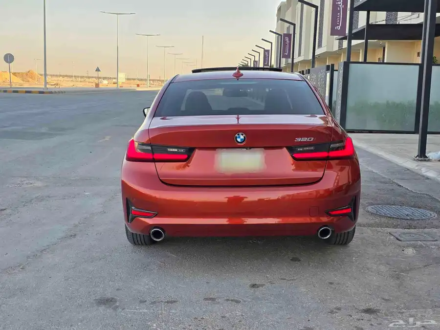 بي ام دبليو 320i 2021 index