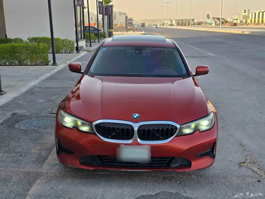 بي ام دبليو 320i 2021 index