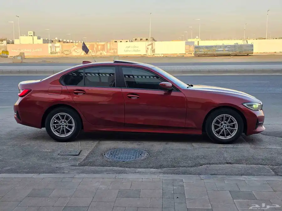 بي ام دبليو 320i 2021 index