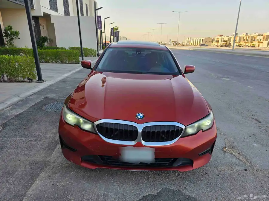 بي ام دبليو 320i 2021 index