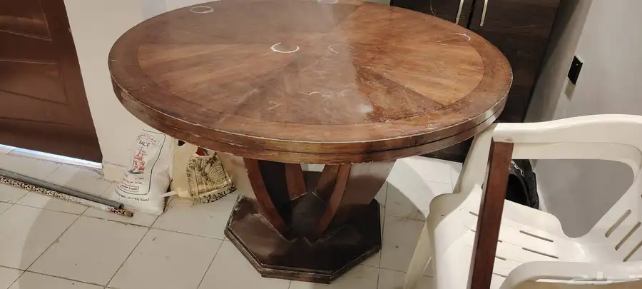 طاوله كبيره خشب زان نظيفه مقاس 120سنط 3