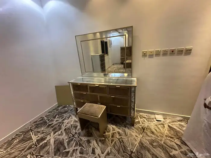 غرفة نوم شبه الجديد شامل التوصيل والتركيب داخل الرياض 2
