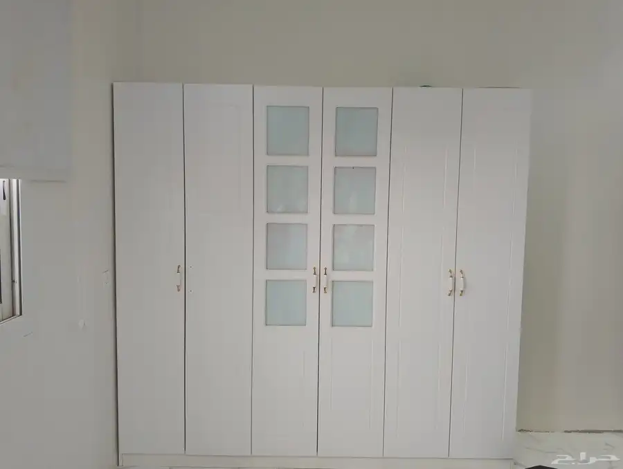 غرفه نوم جديد مفيها الا المره مكسوره فقط مع المرتبه 2