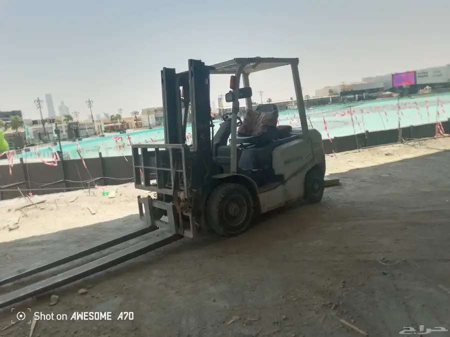 Caesar Lift  Man Lift and Forklift for rent 2