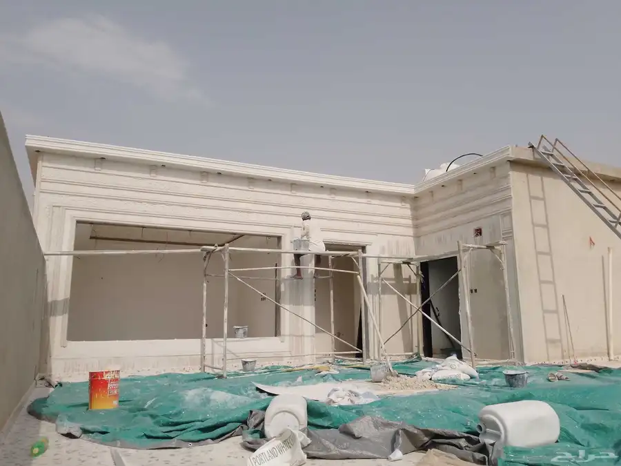 ليسه ملونة تطعيمات على الكرانيش وعلى الزوياء وعلى الشبابيك 1