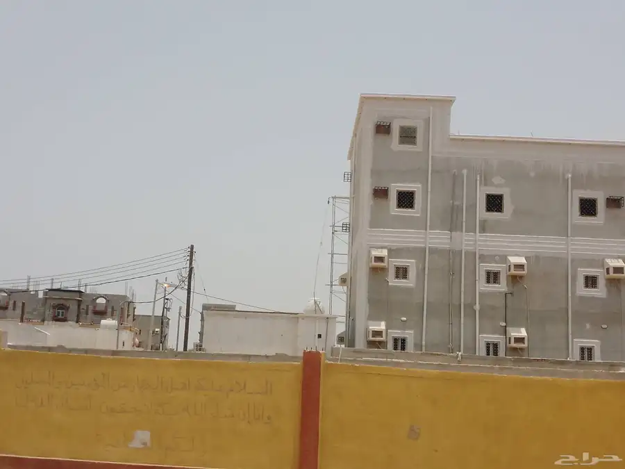 ليسه ملونة تطعيمات على الكرانيش وعلى الزوياء وعلى الشبابيك 0