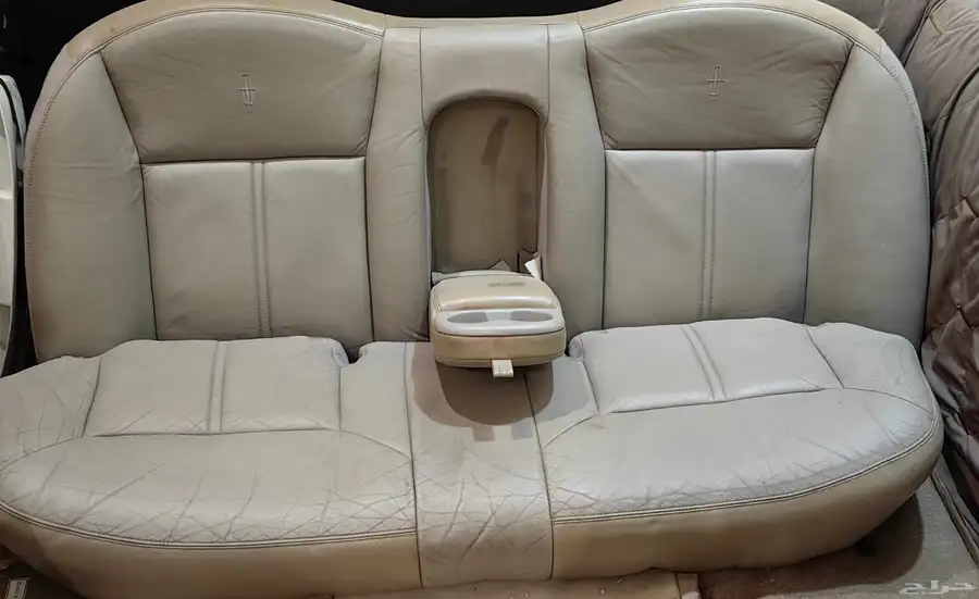 قطع غيار فورد لينكون تاون كار من 2003 الى 2011 30
