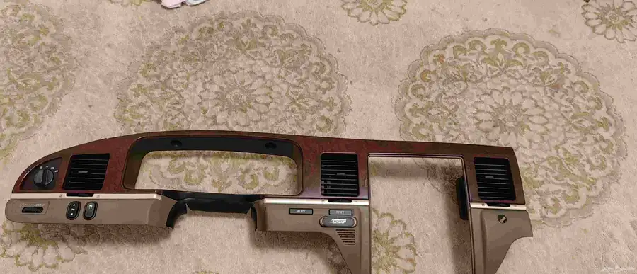 قطع غيار فورد لينكون تاون كار من 2003 الى 2011 15
