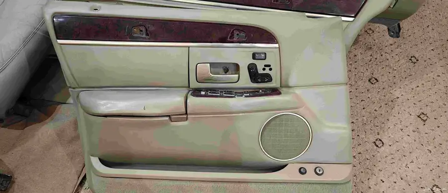 قطع غيار فورد لينكون تاون كار من 2003 الى 2011 21