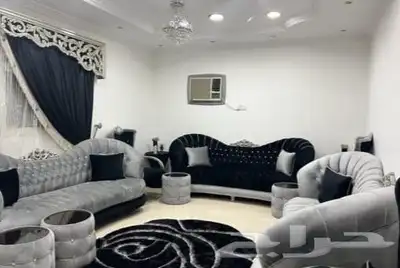 طقم كنب شبه جديد يتكون من 8 قطع معا طاولات الخدمة 2