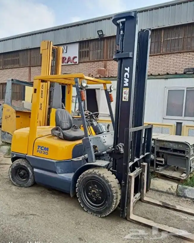 فوركلفت للايجار اليومي والشهري جميع الاحجام الشرقيه 2