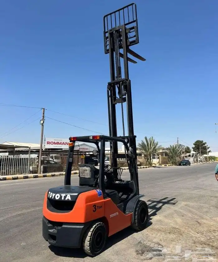 فوركلفت للايجار اليومي والشهري جميع الاحجام الشرقيه 1