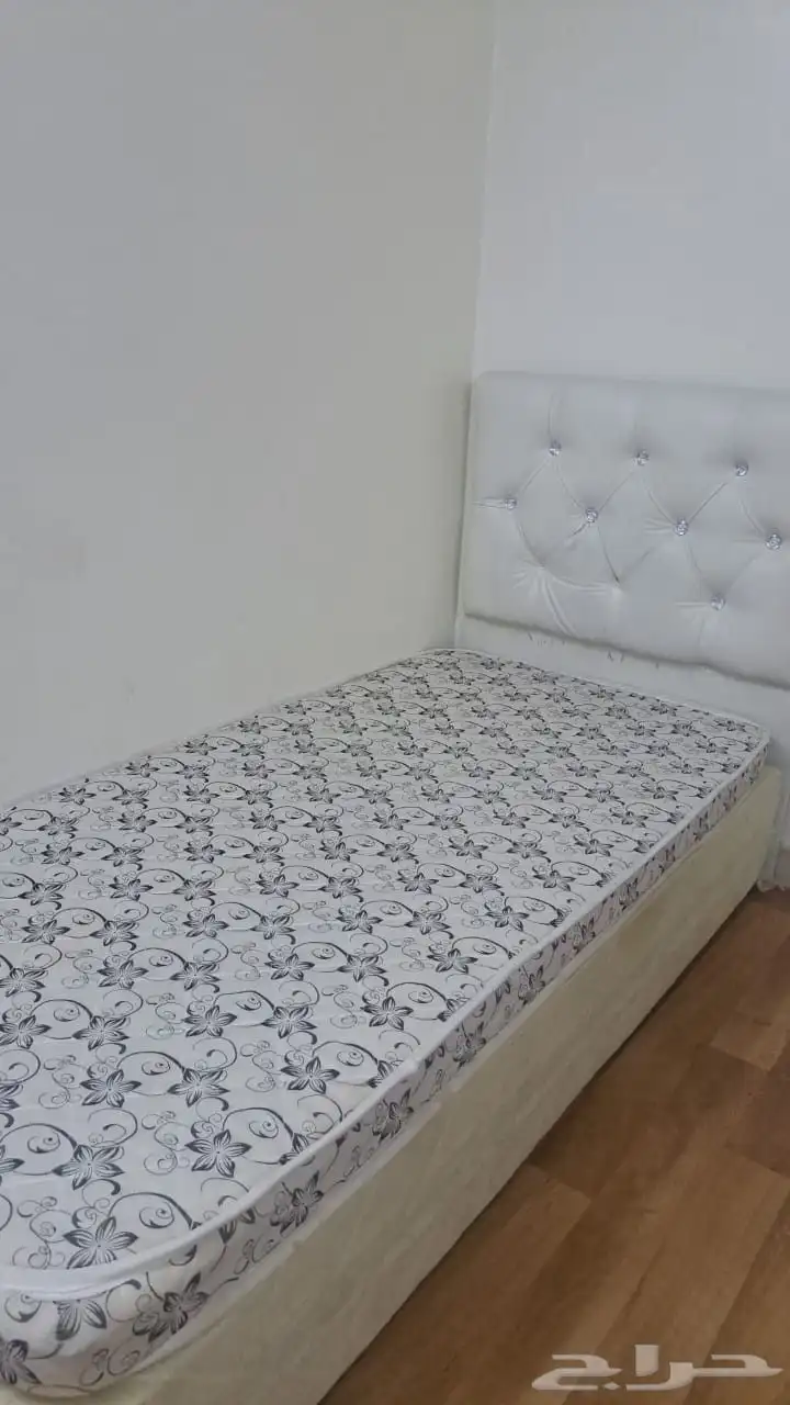 سرير مع مرتبه جديد الاستخدام المرتبه 0